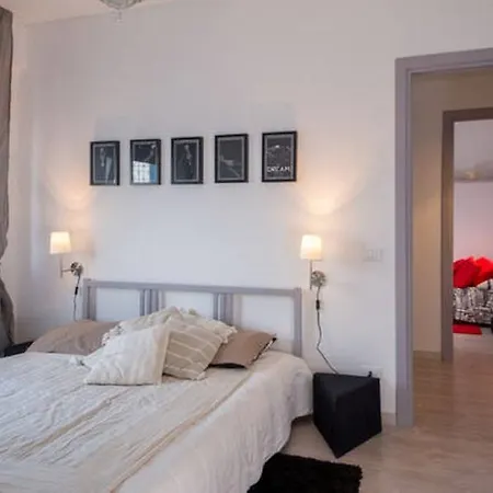 Iron Bridge Apartahotel Roma