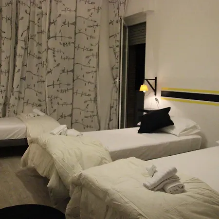 Iron Bridge Apartahotel