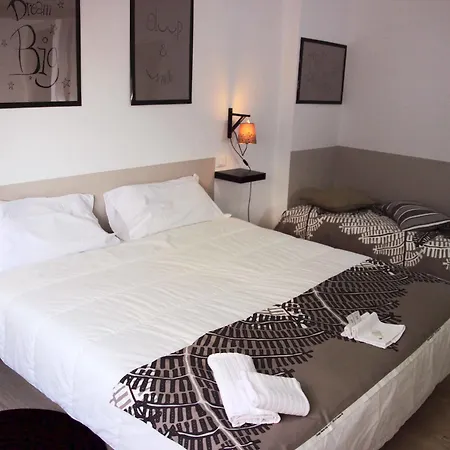 Iron Bridge Apartahotel 2*