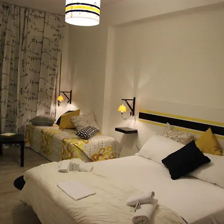 Aparthotel Iron Bridge Accommodation
