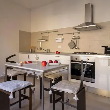 Aparthotel Iron Bridge Accommodation Rome