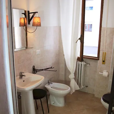 Iron Bridge Accommodation 2* Rome