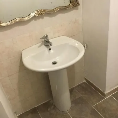 Iron Bridge Accommodation 2* Rome