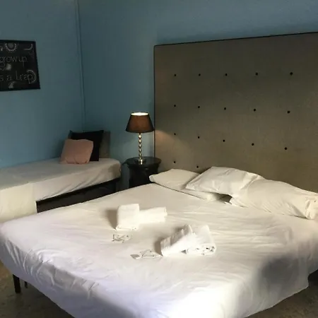 Iron Bridge Accommodation Aparthotel
